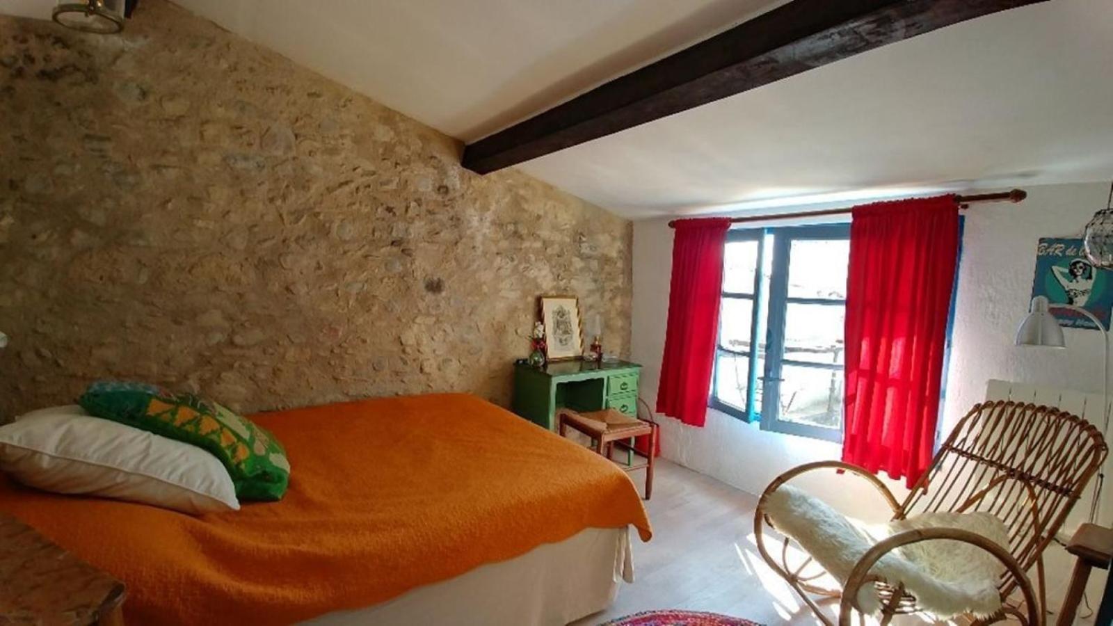 Maison De Vacances Atypique Pouzolles Esterno foto