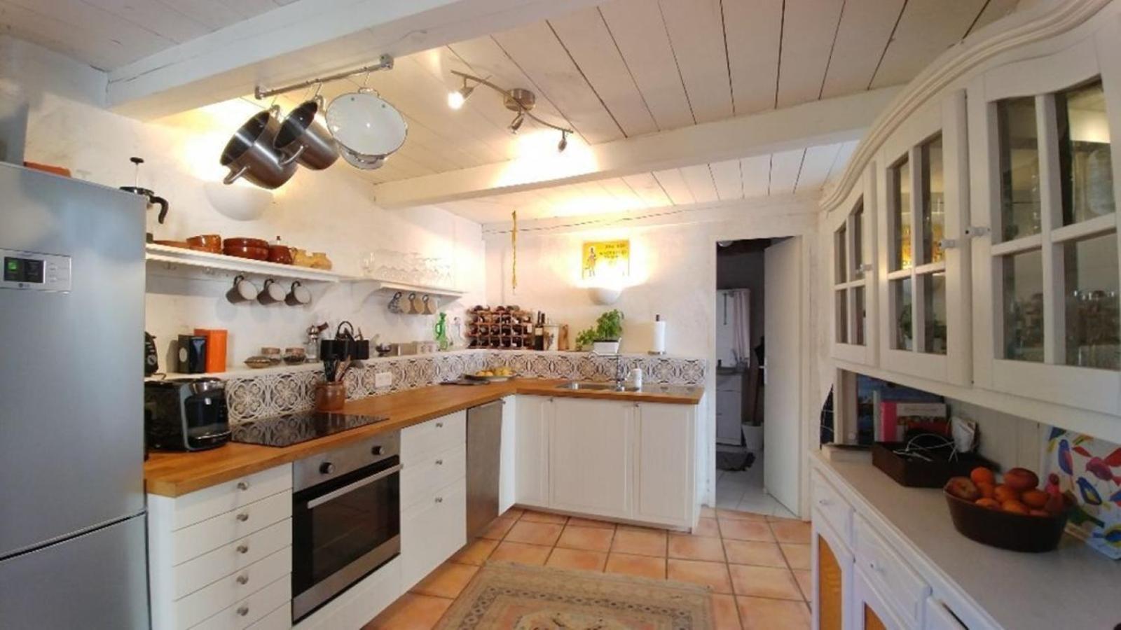 Maison De Vacances Atypique Pouzolles Esterno foto